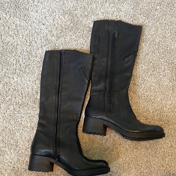 Vera Wang zipper boots - Picture 2 of 16